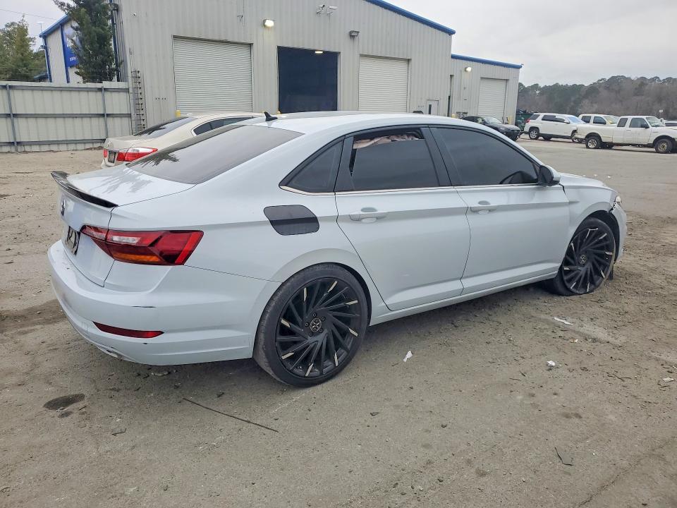 3VWCB7BU8KM131917