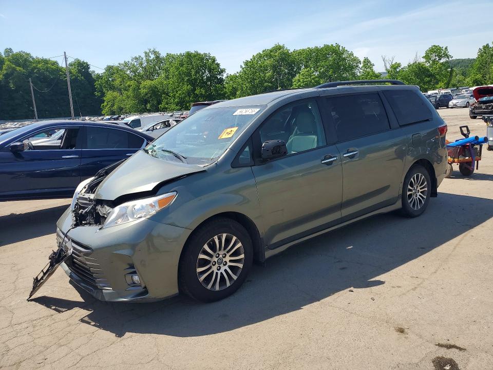 2018 TOYOTA SIENNA — VIN 5TDYZ3DC9JS945428