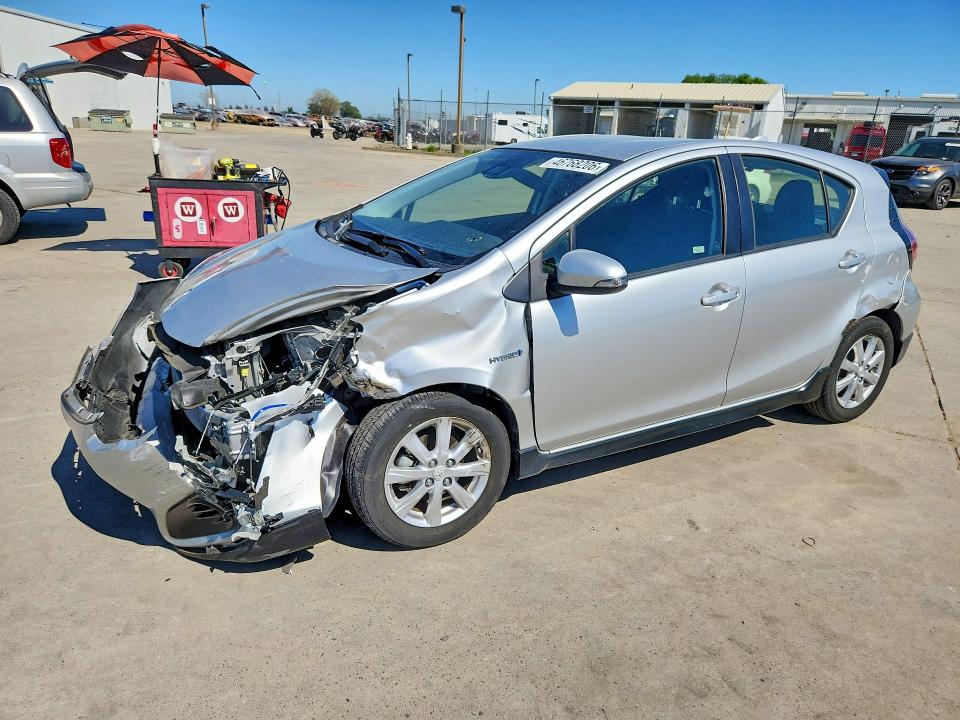 2017 TOYOTA PRIUS C — VIN JTDKDTB34H1593244