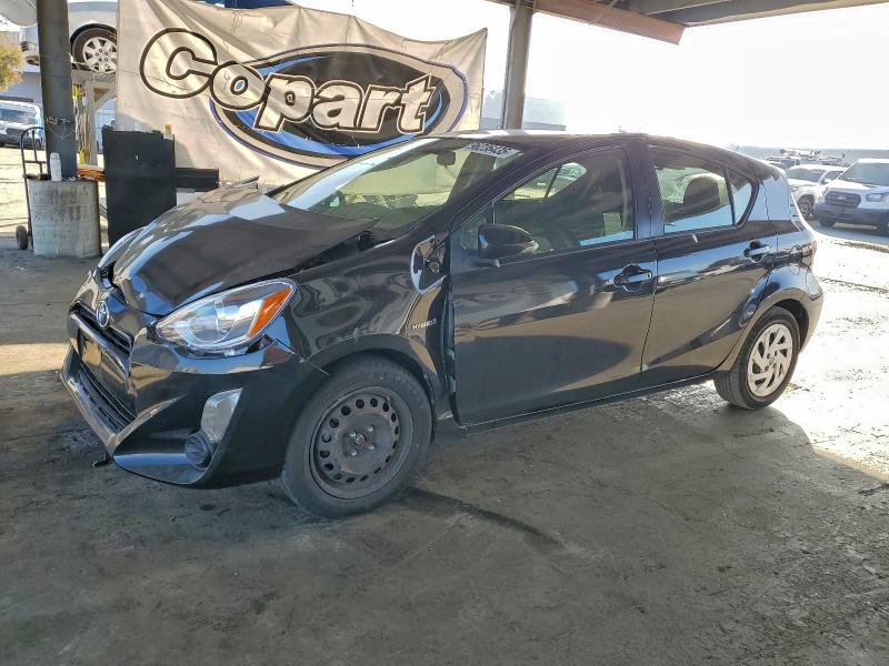 2016 TOYOTA PRIUS C — VIN JTDKDTB38G1130618