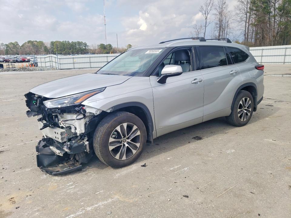 2022 TOYOTA HIGHLANDER HYBRID — VIN 5TDGBRCH8NS542529