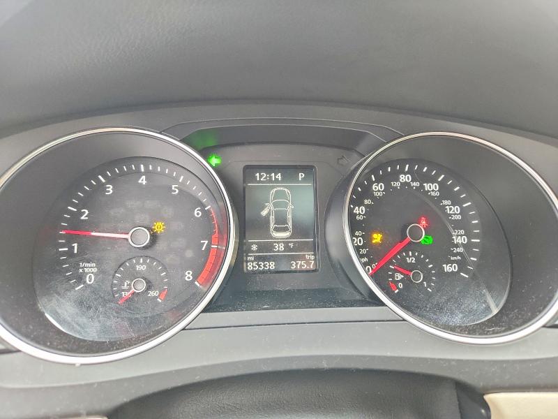 3VWDB7AJ8HM222688