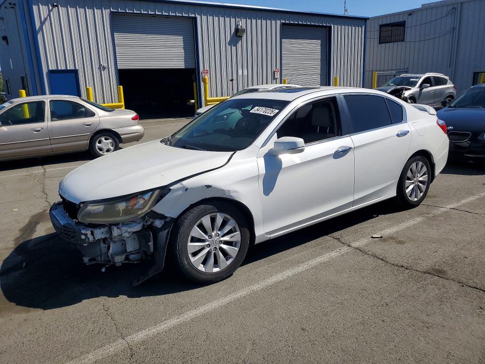 2015 HONDA ACCORD — VIN 1HGCR2F83FA183636