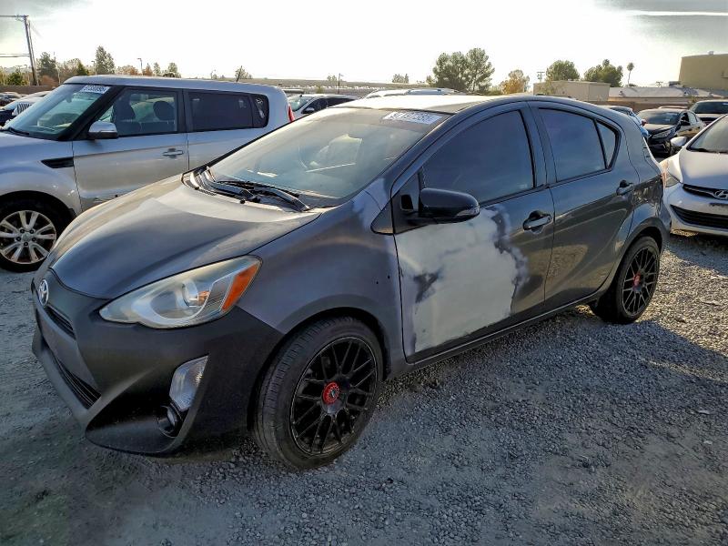 2016 TOYOTA PRIUS C — VIN JTDKDTB30G1118429