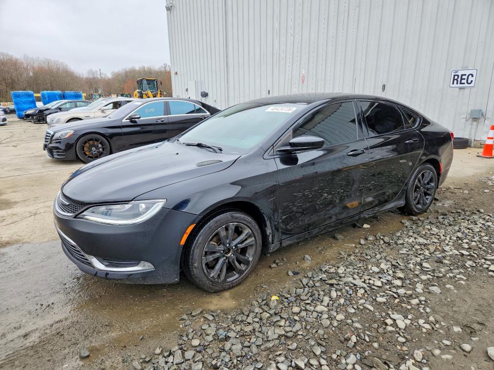 2015 CHRYSLER 200 — VIN 1C3CCCAB1FN685664