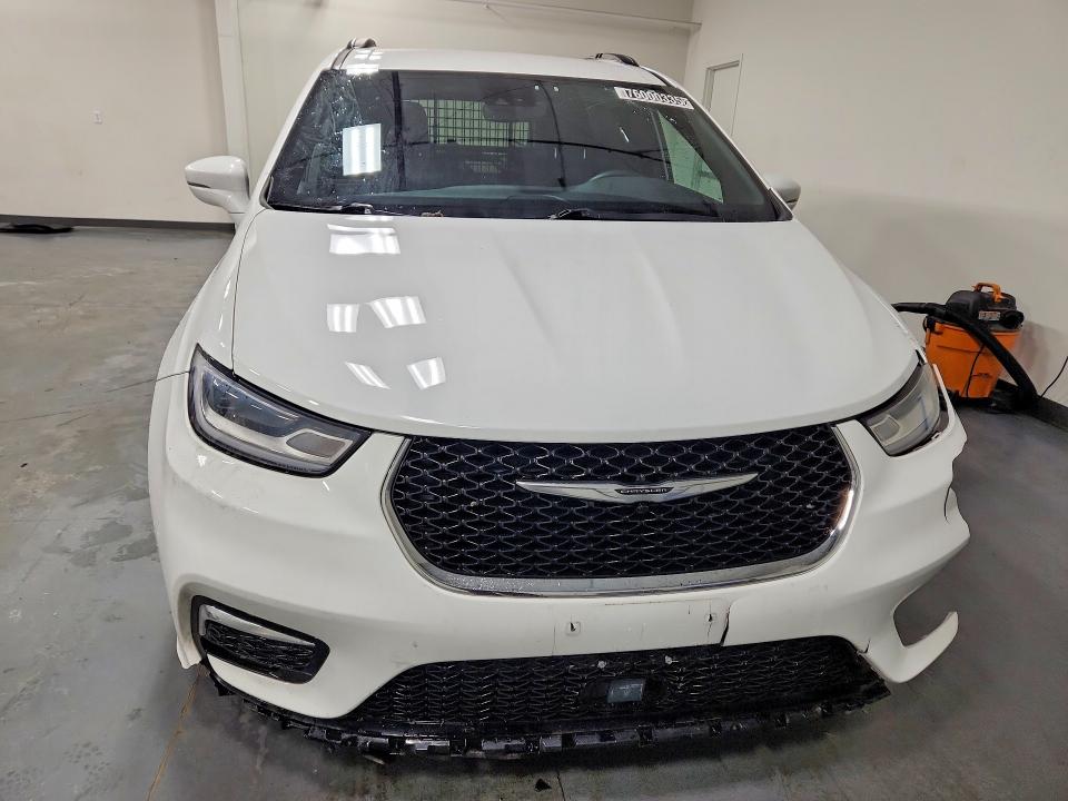 2C4RC1FG7NR158051