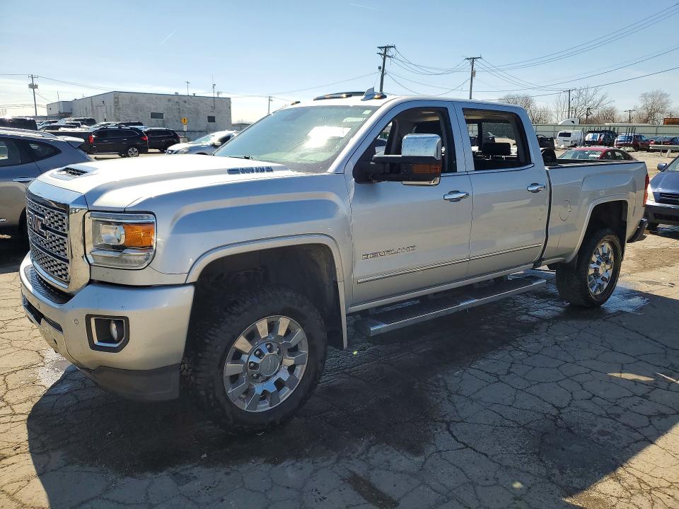 2018 GMC SIERRA — VIN 1GT12UEY2JF244221