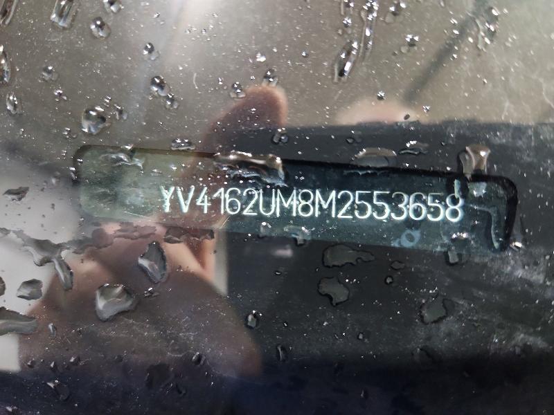 YV4162UM8M2553658