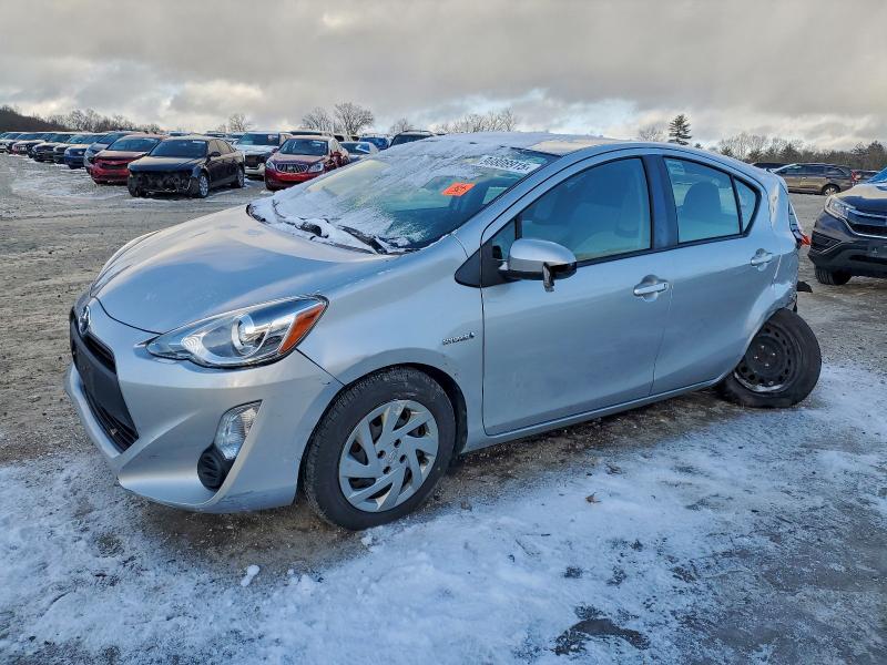 2015 TOYOTA PRIUS C — VIN JTDKDTB39F1092122