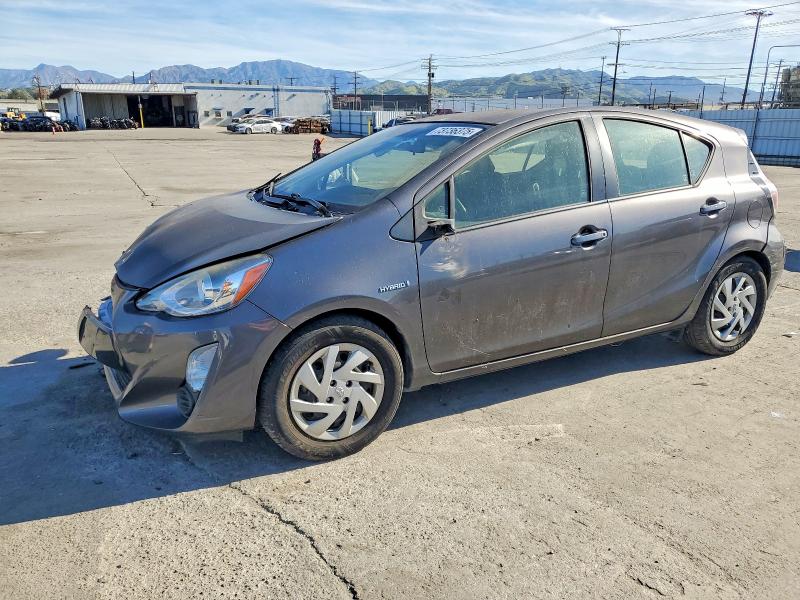 2015 TOYOTA PRIUS C — VIN JTDKDTB32F1586953