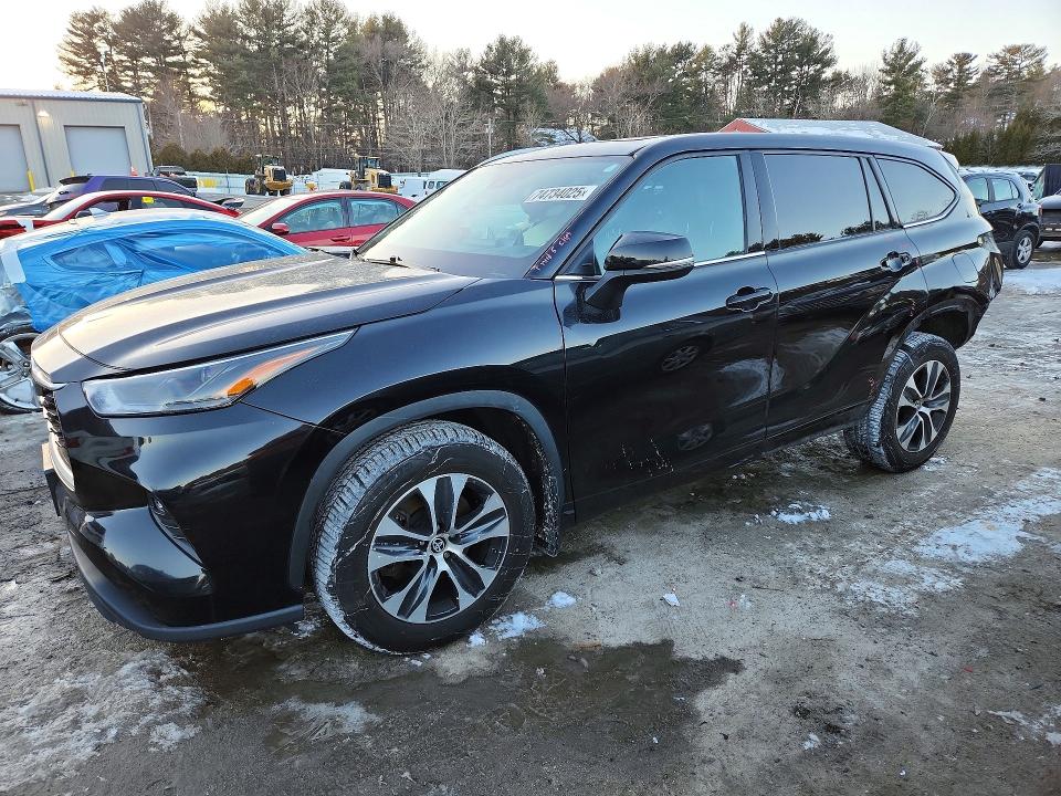 2022 TOYOTA HIGHLANDER — VIN 5TDGZRBH4NS204591