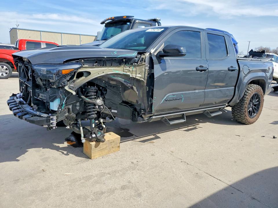 2025 TOYOTA TACOMA — VIN 3TMLB5JN6SM135563
