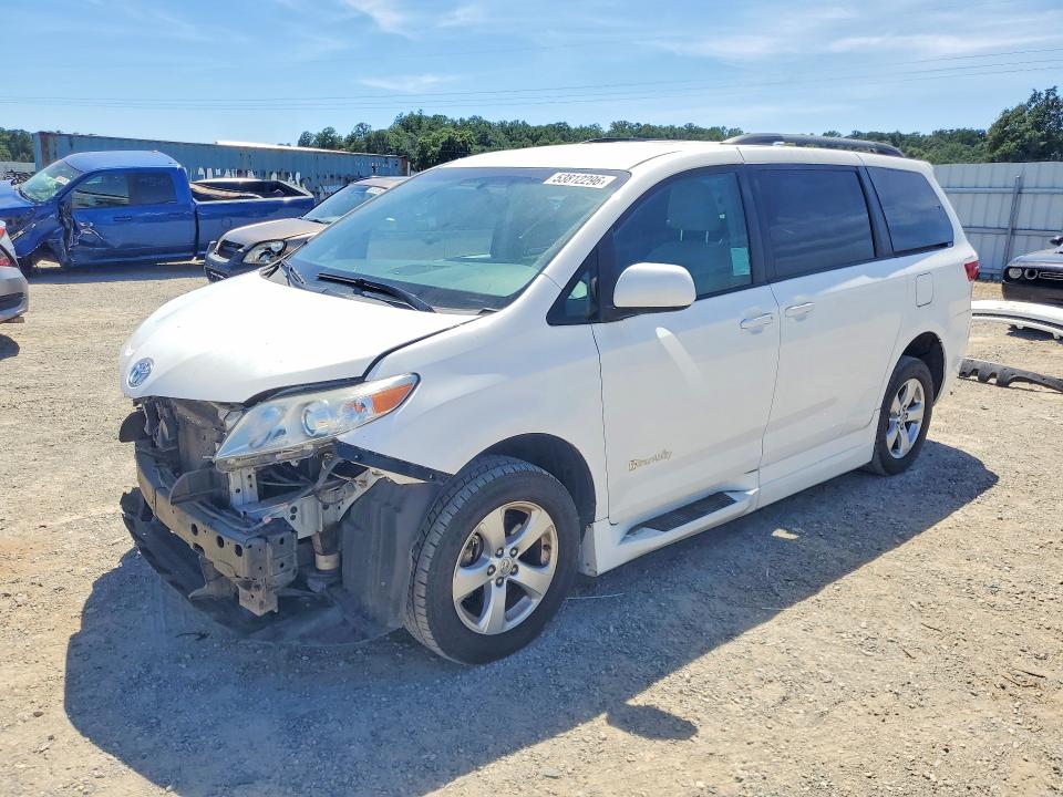 2016 TOYOTA SIENNA — VIN 5TDKK3DC7GS745652
