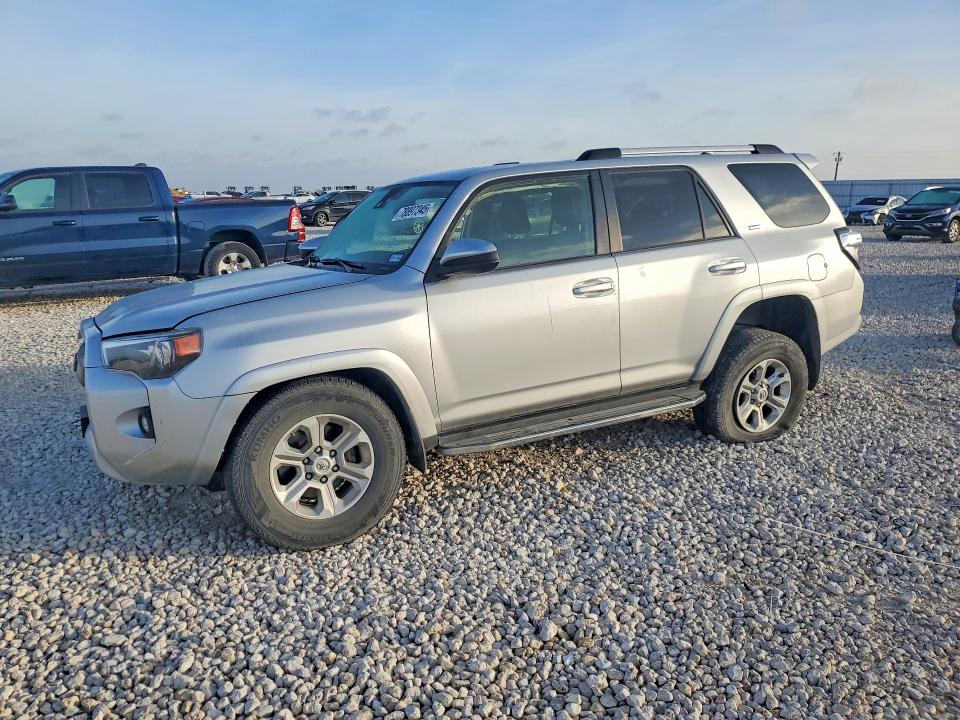 2021 TOYOTA 4RUNNER — VIN JTEEU5JR0M5240240