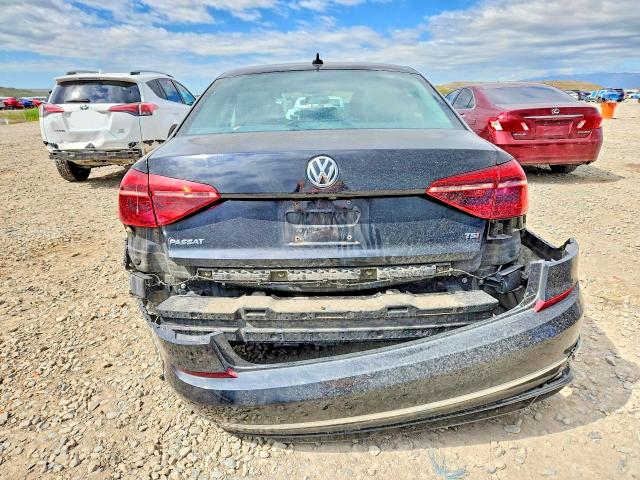 1VWAA7A31JC000976