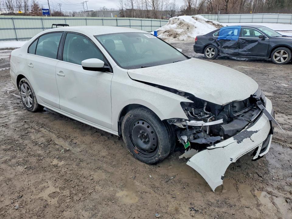 3VW2B7AJ8HM235402