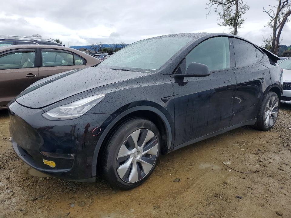 2022 TESLA MODEL Y — VIN 7SAYGDEE6NF571126