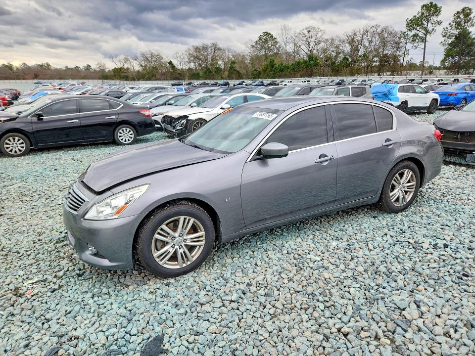 2015 INFINITI Q40 — VIN JN1CV6AP2FM502431