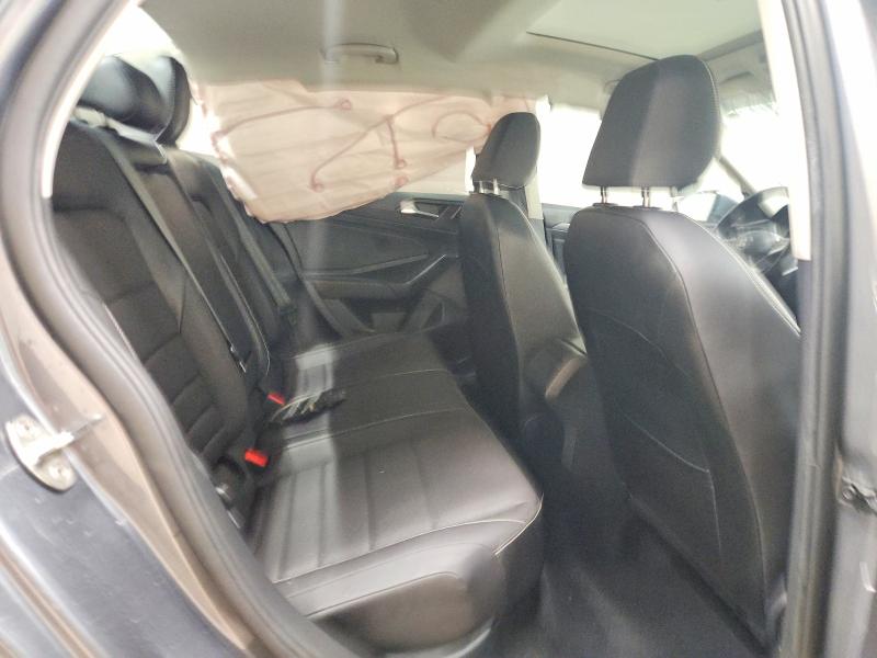 3VW7M7BU3RM011576
