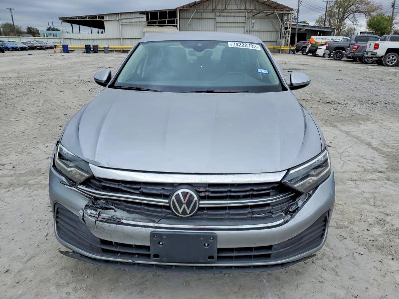3VW5M7BU4RM079800