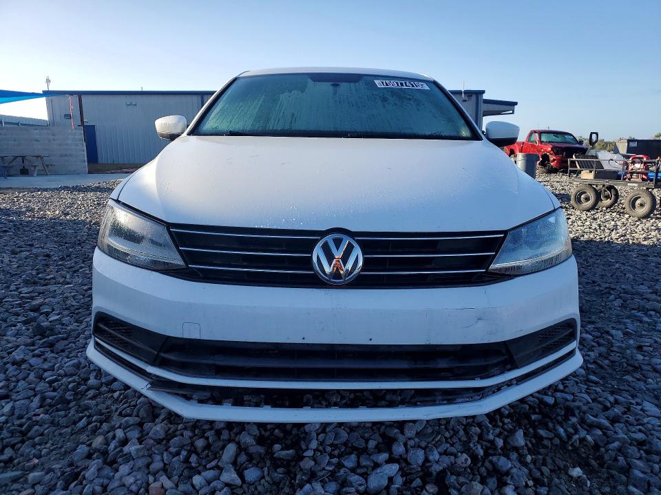 3VW2B7AJXHM339275