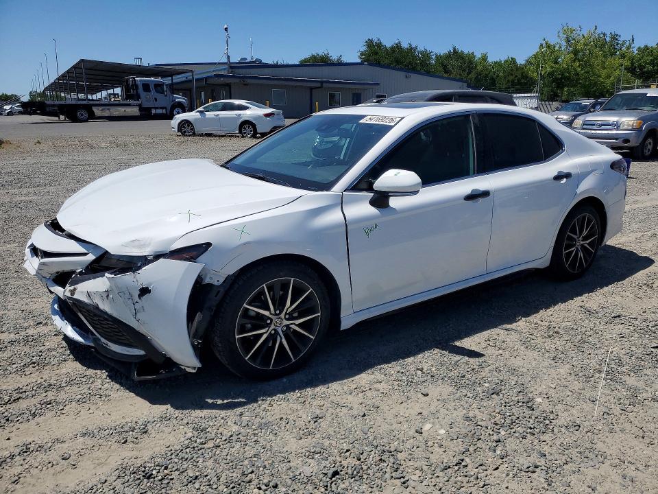 2021 TOYOTA CAMRY — VIN 4T1G11AK2MU605701