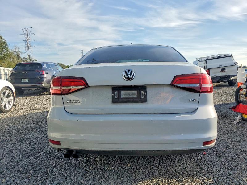 3VW2B7AJ5HM231596
