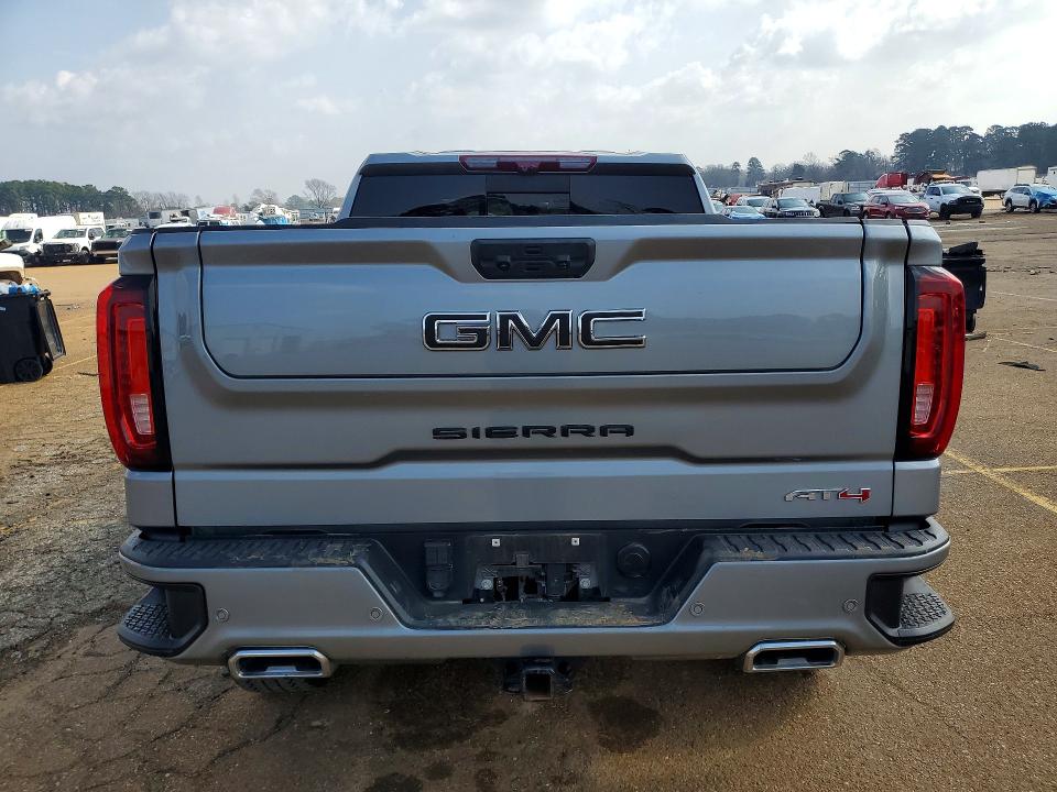 3GTUUEE83RG203703