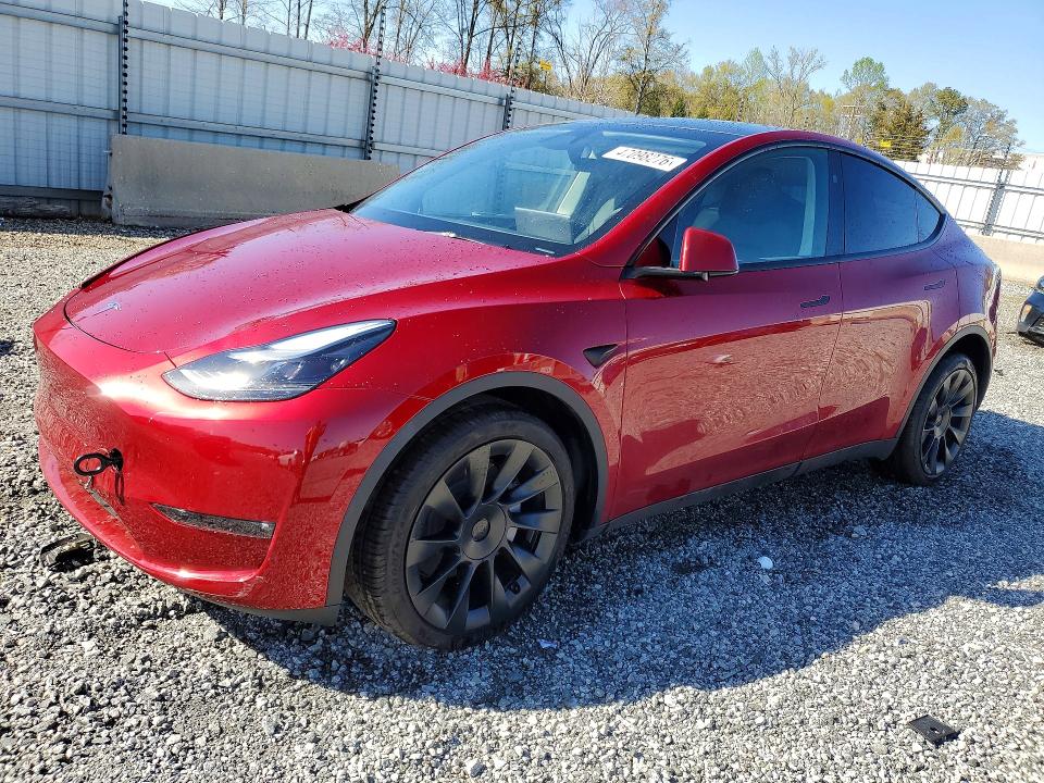 2025 TESLA MODEL Y — VIN 7SAYGAEE2SF310246
