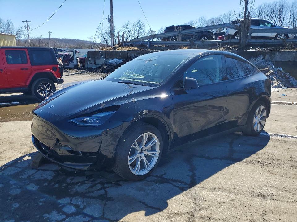 2023 TESLA MODEL Y — VIN 7SAYGDEDXPF958482