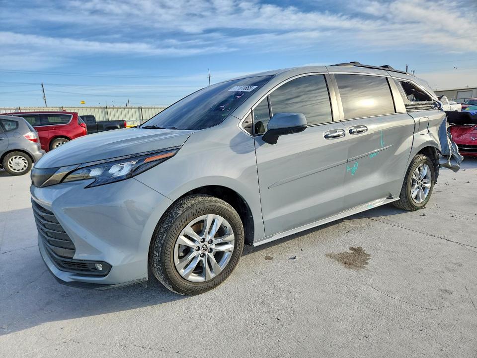2022 TOYOTA SIENNA — VIN 5TDASKFC6NS049400