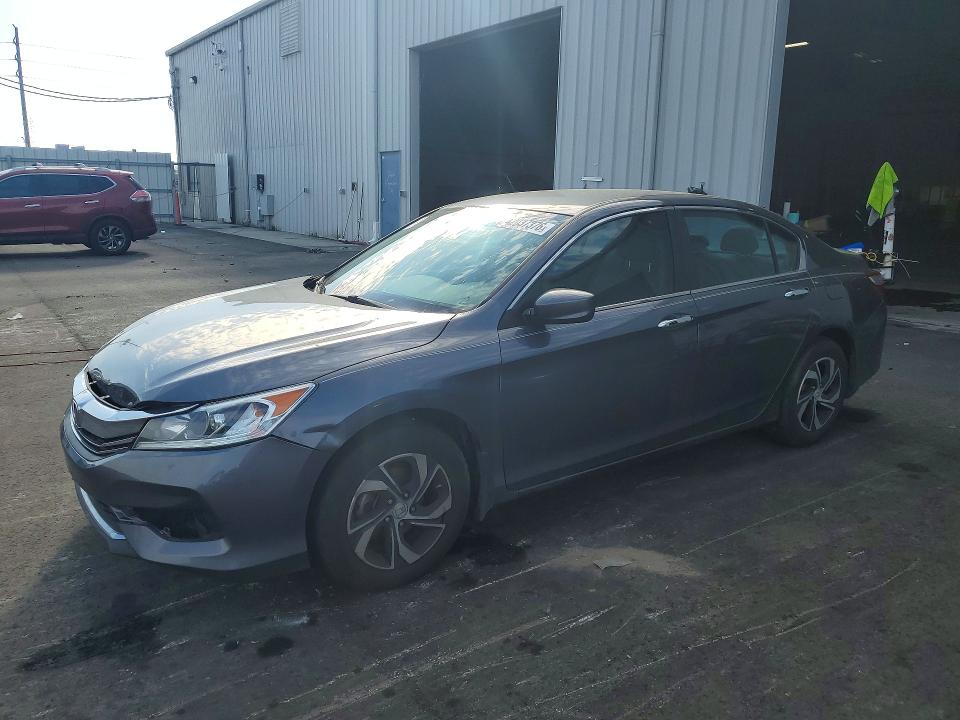 2017 HONDA ACCORD — VIN 1HGCR2F37HA212286
