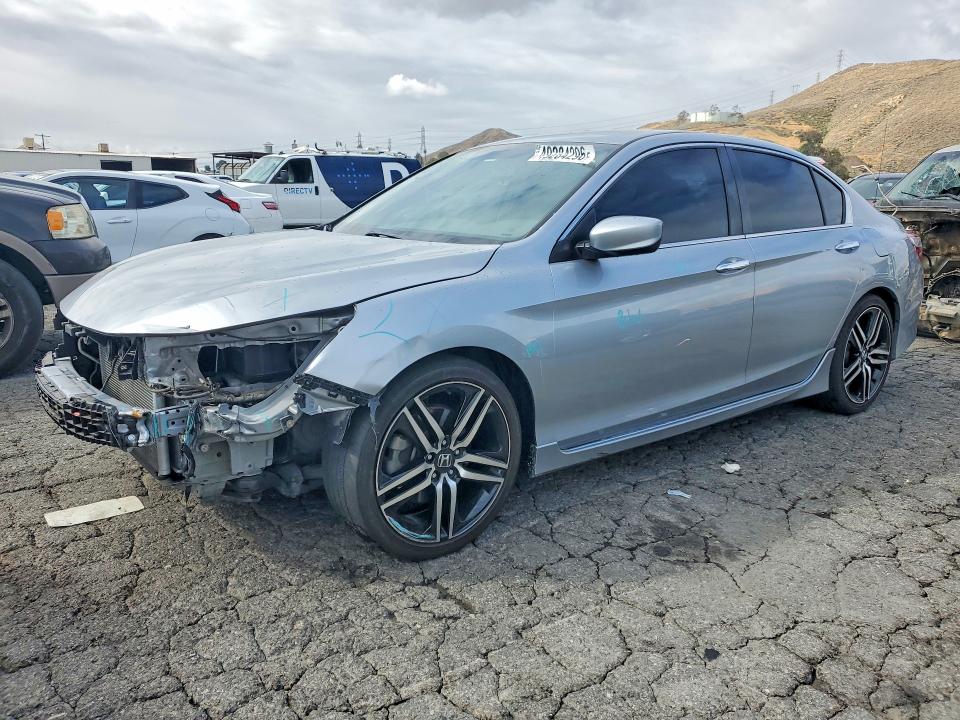 2017 HONDA ACCORD — VIN 1HGCR2F5XHA065320
