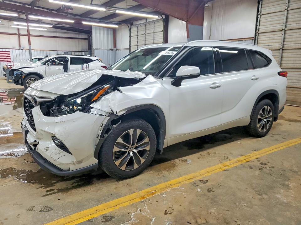 2022 TOYOTA HIGHLANDER — VIN 5TDGZRBH7NS571369