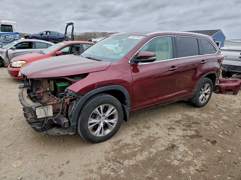 2015 TOYOTA HIGHLANDER — VIN 5TDJKRFH9FS076127