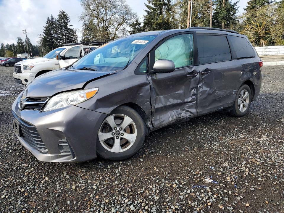2018 TOYOTA SIENNA — VIN 5TDKZ3DC0JS949194