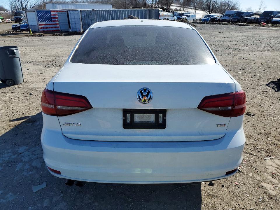 3VW2B7AJXHM217676