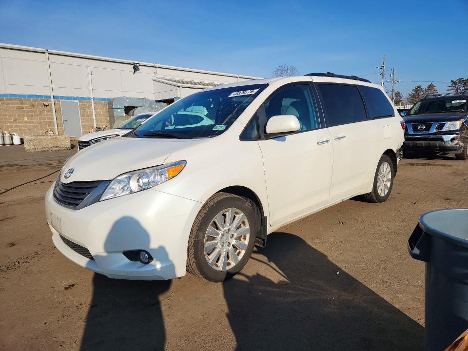 2015 TOYOTA SIENNA — VIN 5TDDK3DC3FS128014
