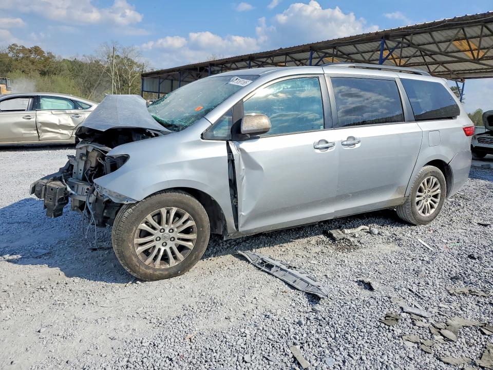2015 TOYOTA SIENNA — VIN 5TDYK3DC8FS598105