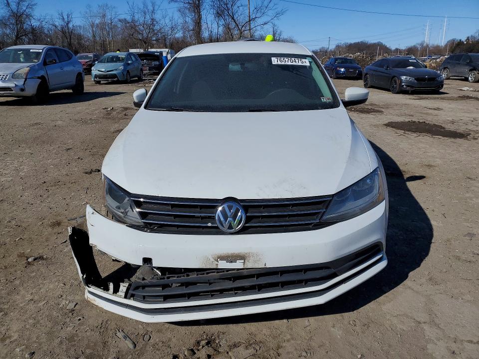 3VW2B7AJXHM217676