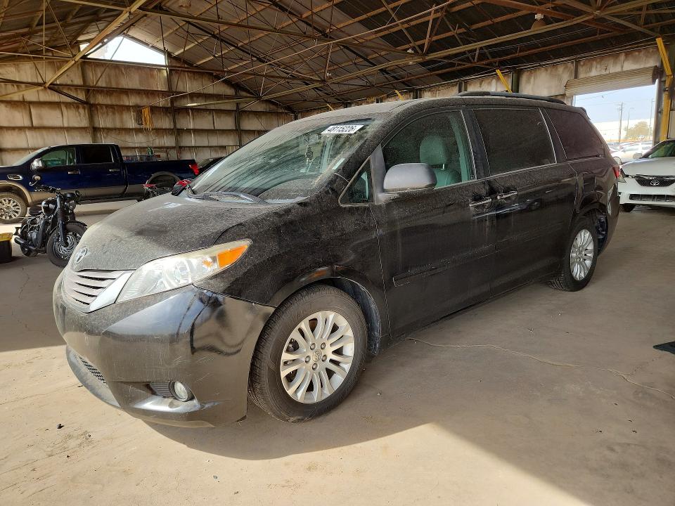 2015 TOYOTA SIENNA — VIN 5TDYK3DC3FS690321