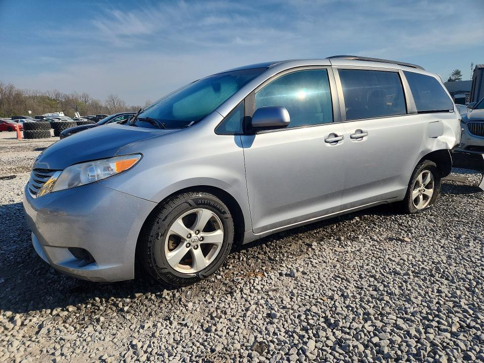 2017 TOYOTA SIENNA — VIN 5TDKZ3DC8HS844364