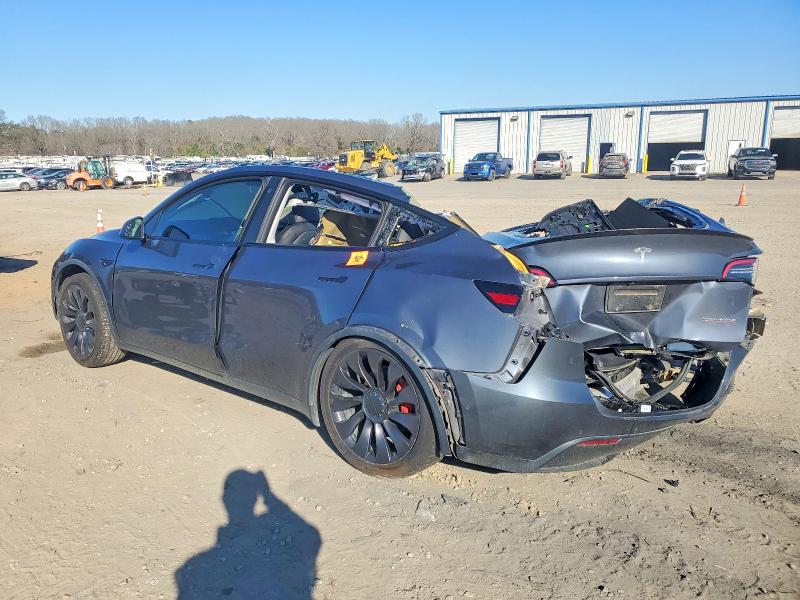 2022 TESLA MODEL Y — VIN 7SAYGDEF0NF327383