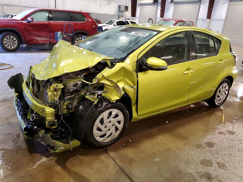 2016 TOYOTA PRIUS C — VIN JTDKDTB33G1138917