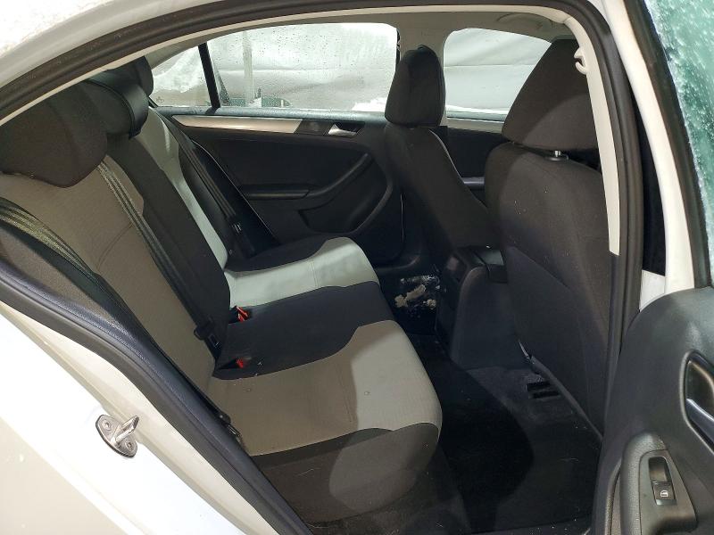3VW2B7AJXHM397225