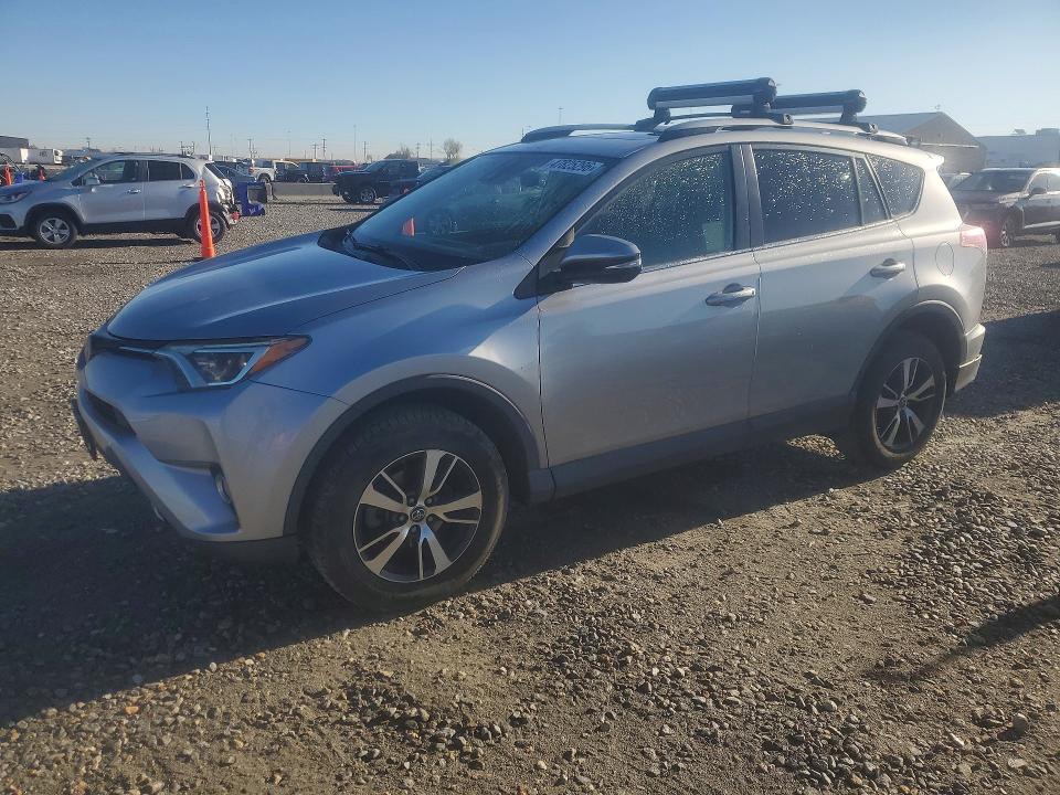 2018 TOYOTA RAV4 — VIN JTMWFREV8JD128112