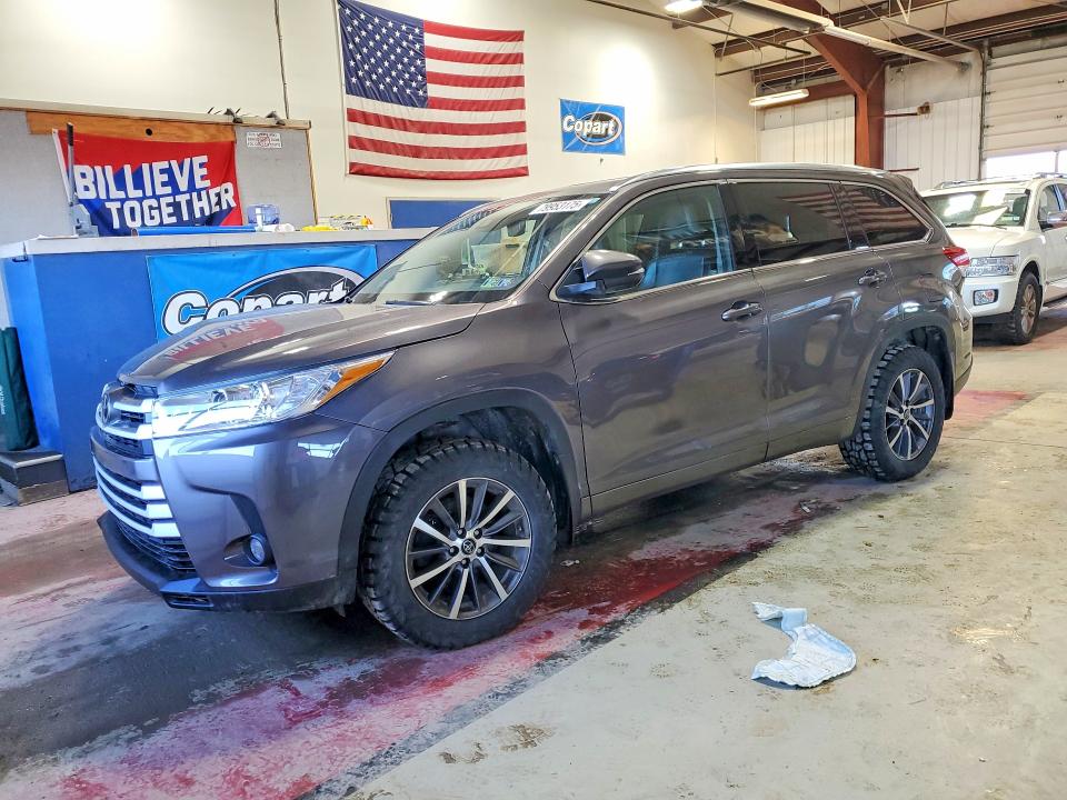 2018 TOYOTA HIGHLANDER — VIN 5TDJZRFH7JS852677