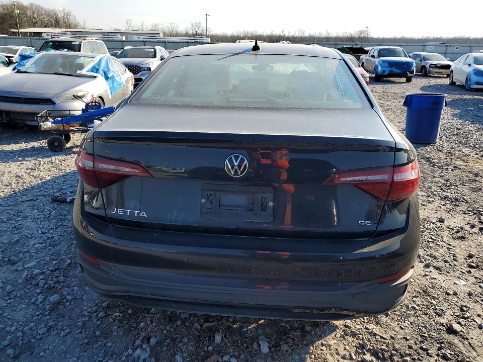 3VW7M7BU4RM041623