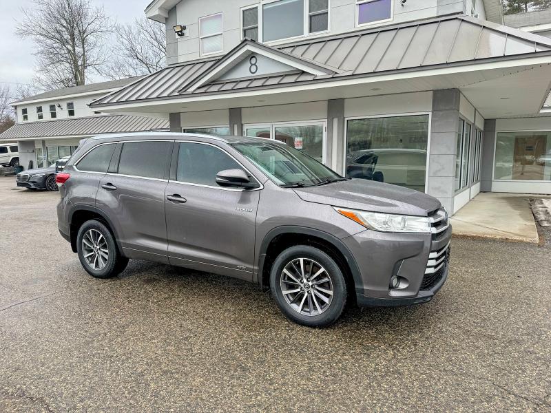 2017 TOYOTA HIGHLANDER HYBRID — VIN 5TDJGRFH3HS026182