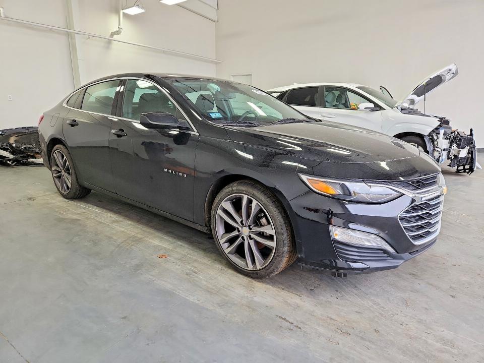 1G1ZD5ST4PF135658
